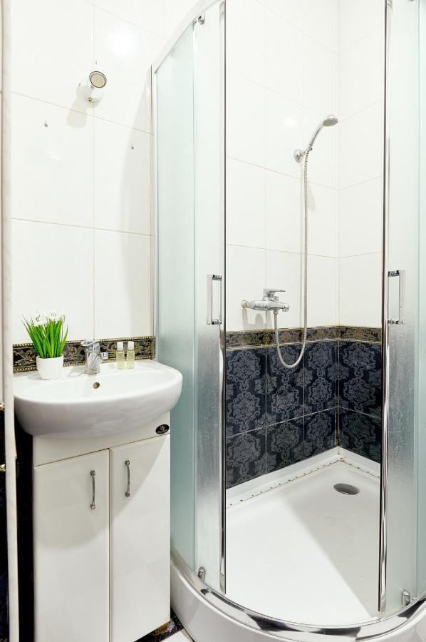 S12-58 Modern Aparthotel With Two 2Bedrooms In Central Kiev - Bessarabska Squere - Gulliver Mall - Olympic Stadium - Palace Of Sports - Saksahanskoho St, 12Б ภายนอก รูปภาพ